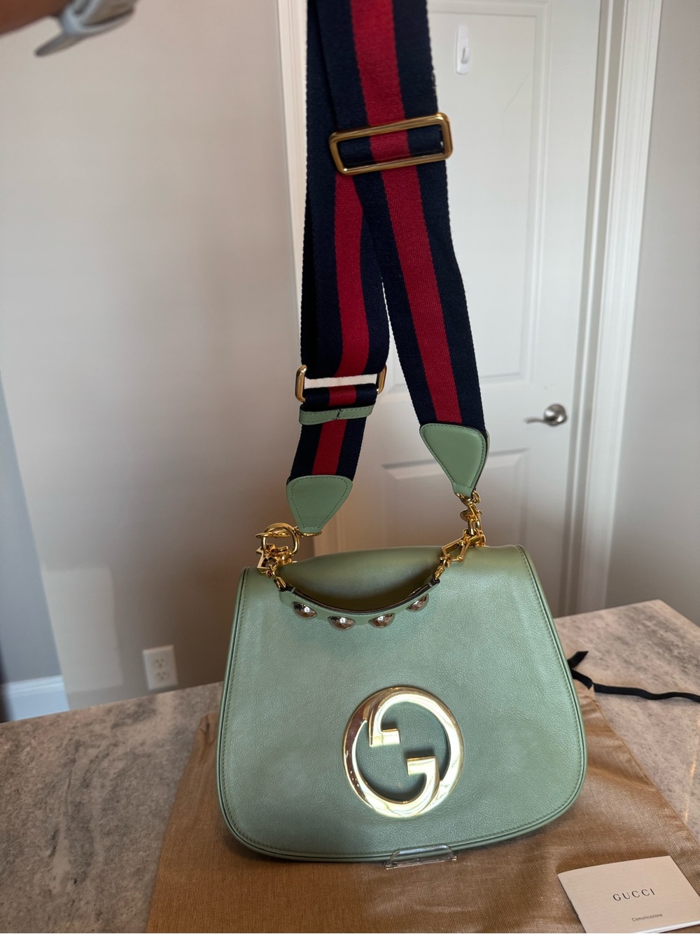 Gucci Blondie Green Leather Shoulder Bag with oversized Gold GG - Picture 2 of 16